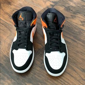 Jordan Retro 1 Mid Shattered Backboard